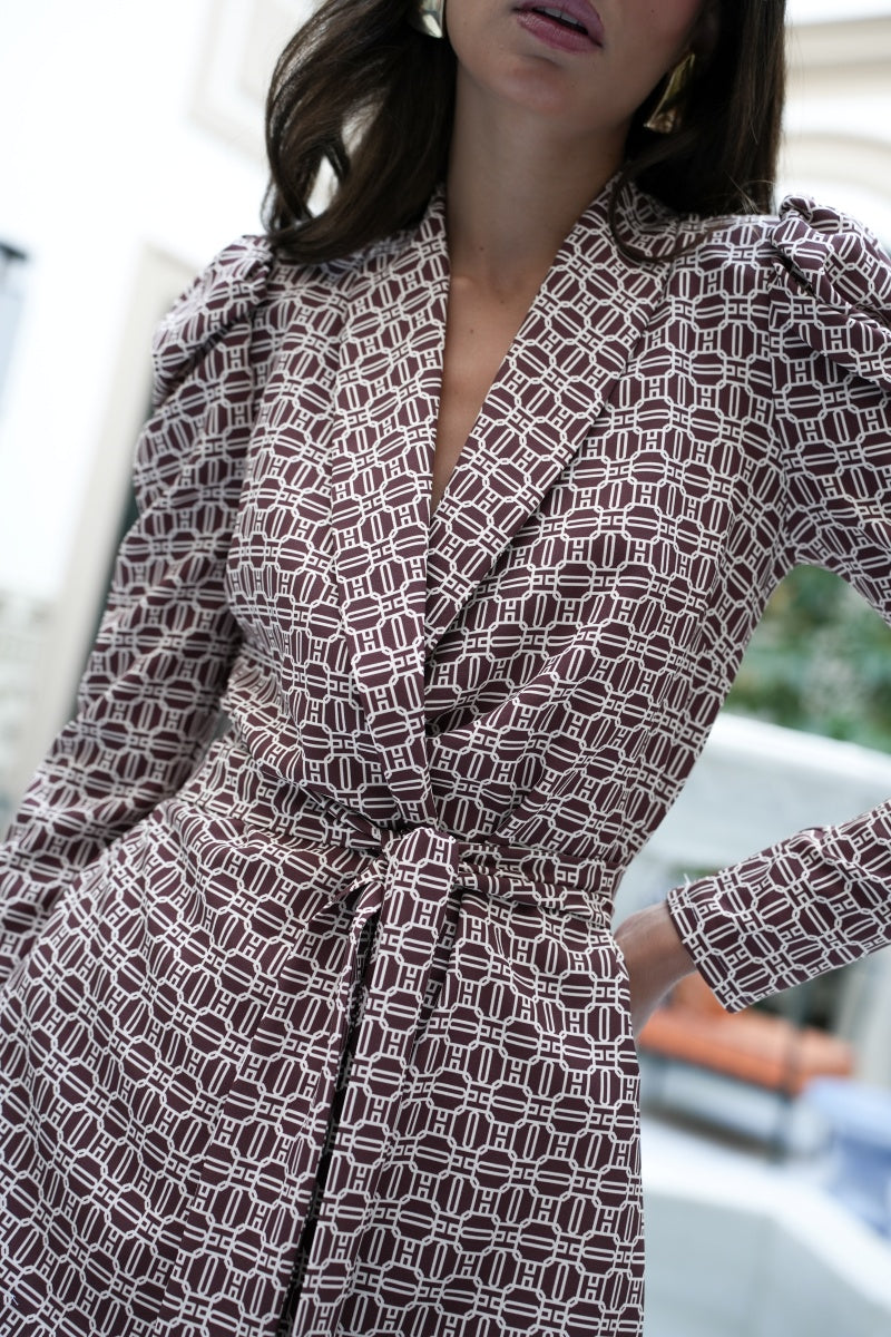 Traje CHOCOLATE pijamero geométrico