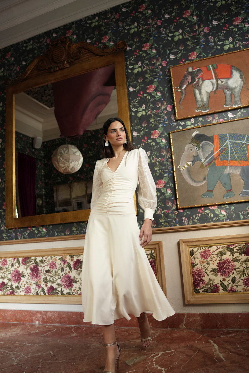 Vestido frunce manga voile bordado