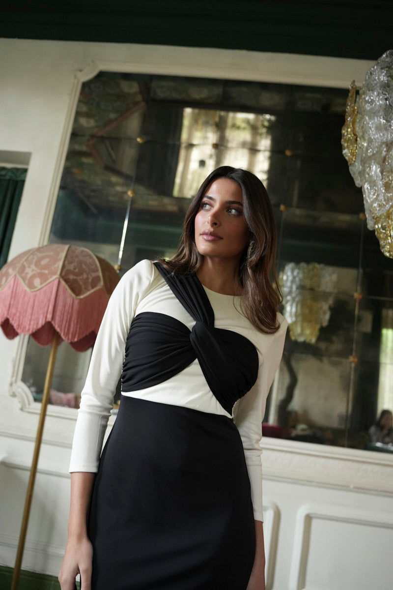 Vestido B/N nudo escote