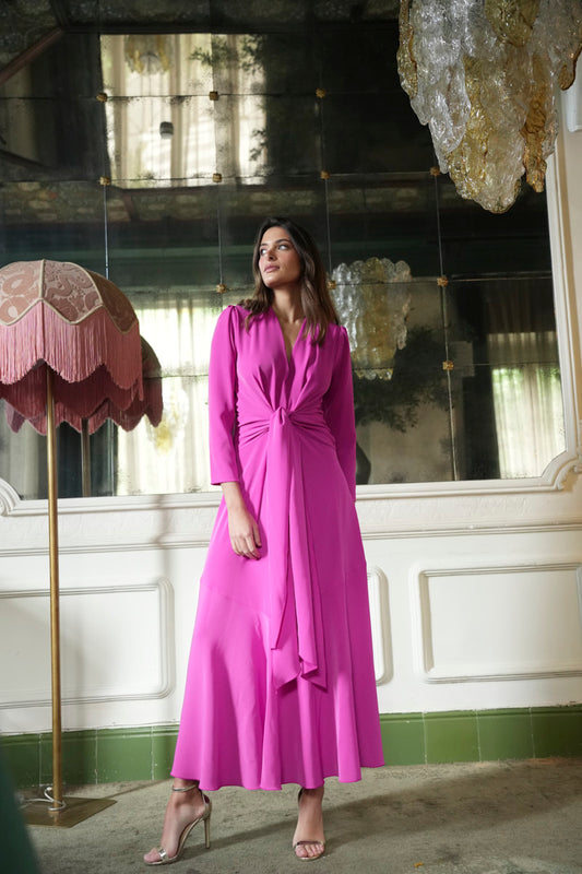 Vestido crepe midi capa lazada