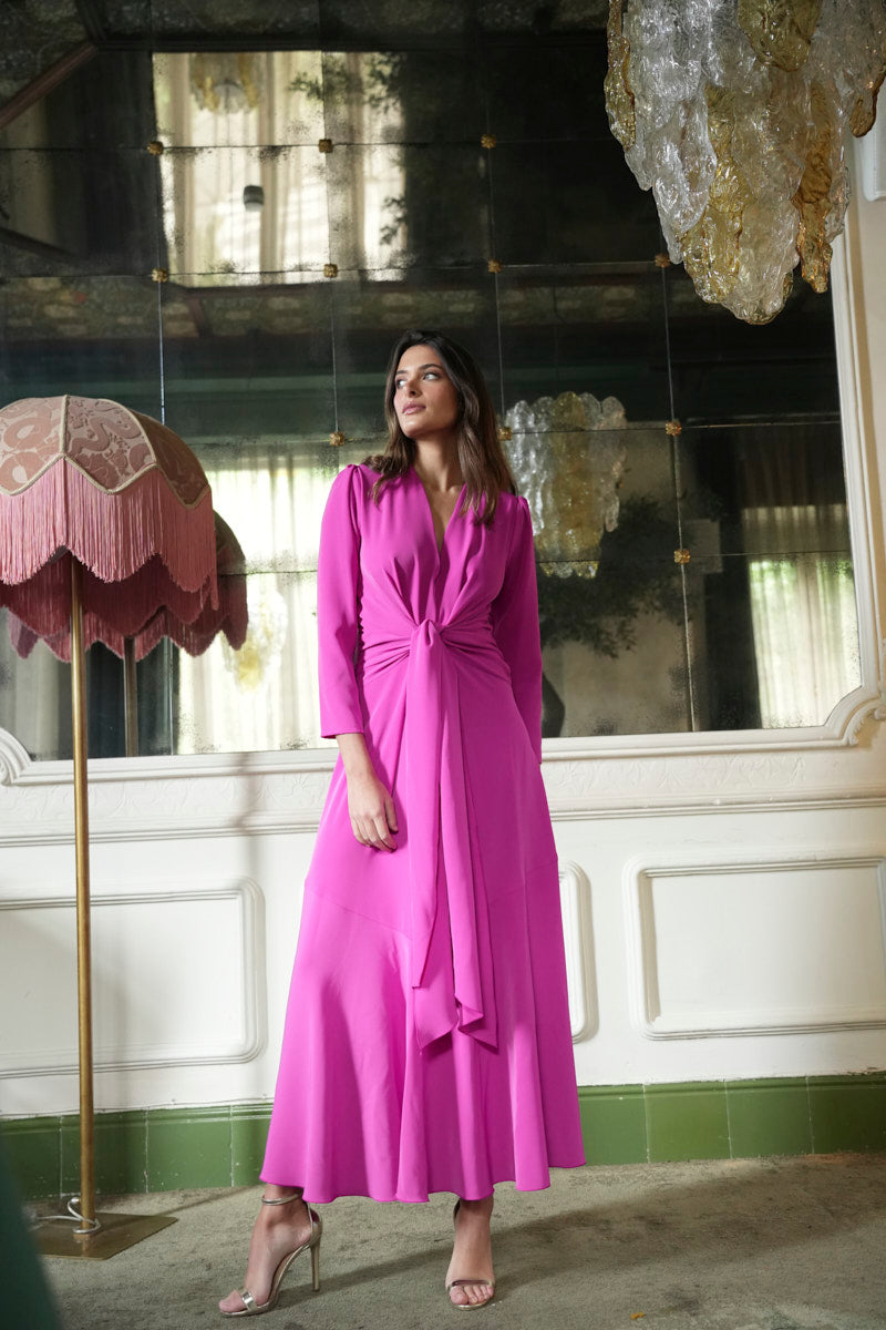 Vestido crepe midi capa lazada