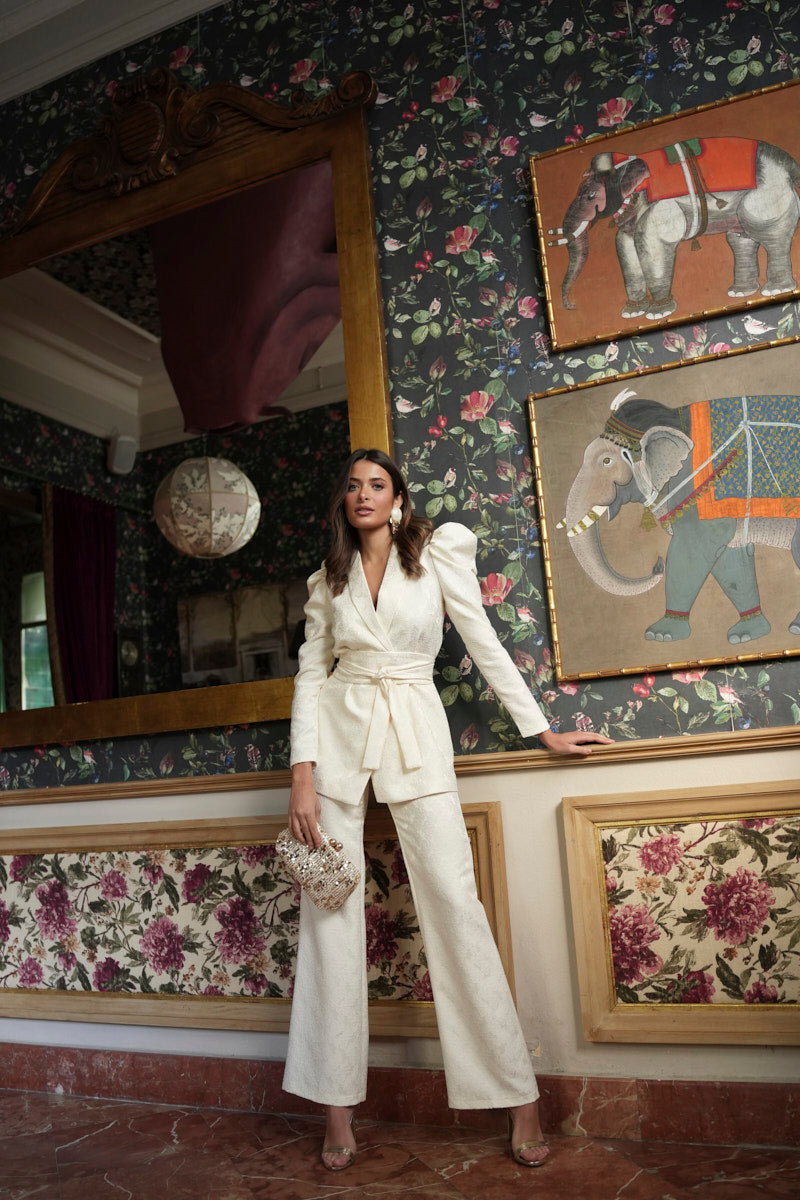 Traje jacquard crudo