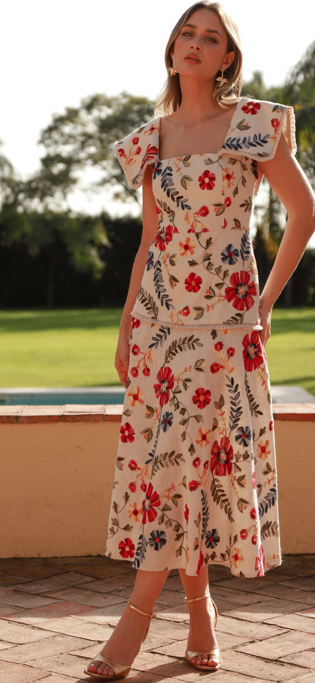 Vestido bordado colores