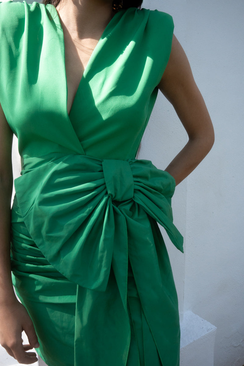 Vestido verde lazo tafeta escote V