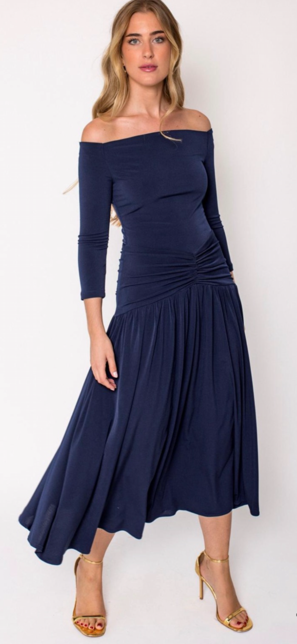 VESTIDO FRUNCES CADERA EVASÉ