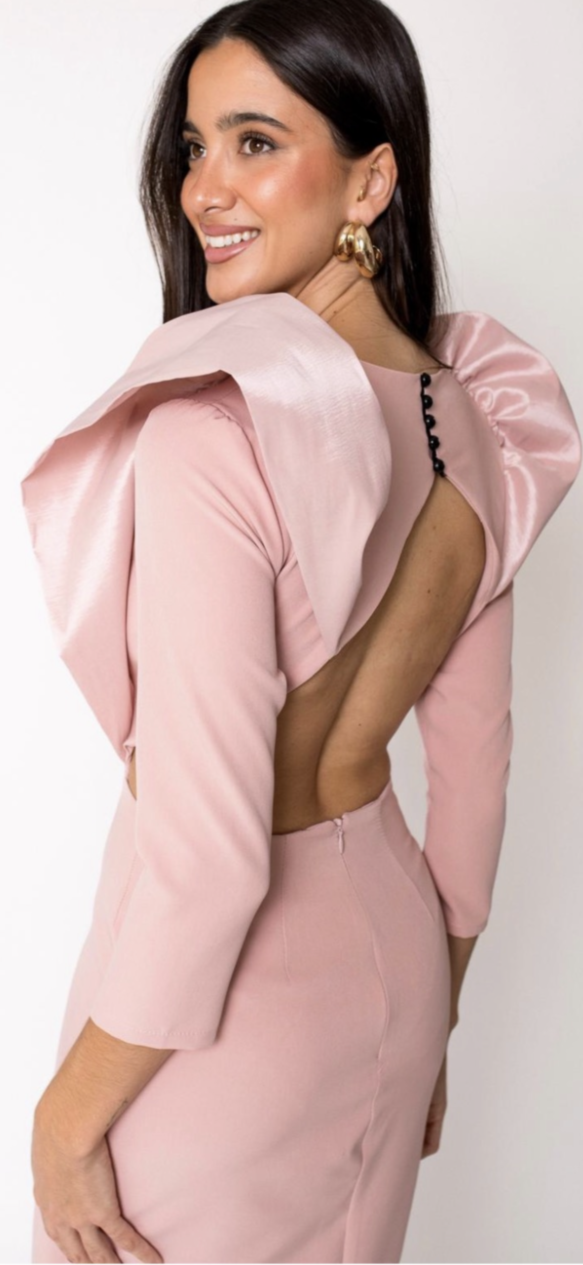 VESTIDO VOLANTES HOMBROS, ESPALDA DESCUBIERTA