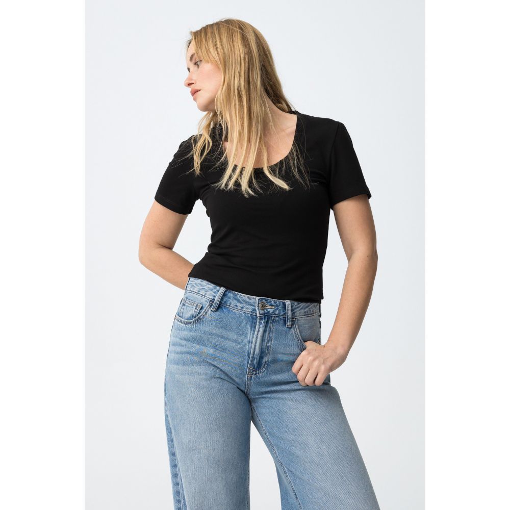 Camiseta Negra Gemili