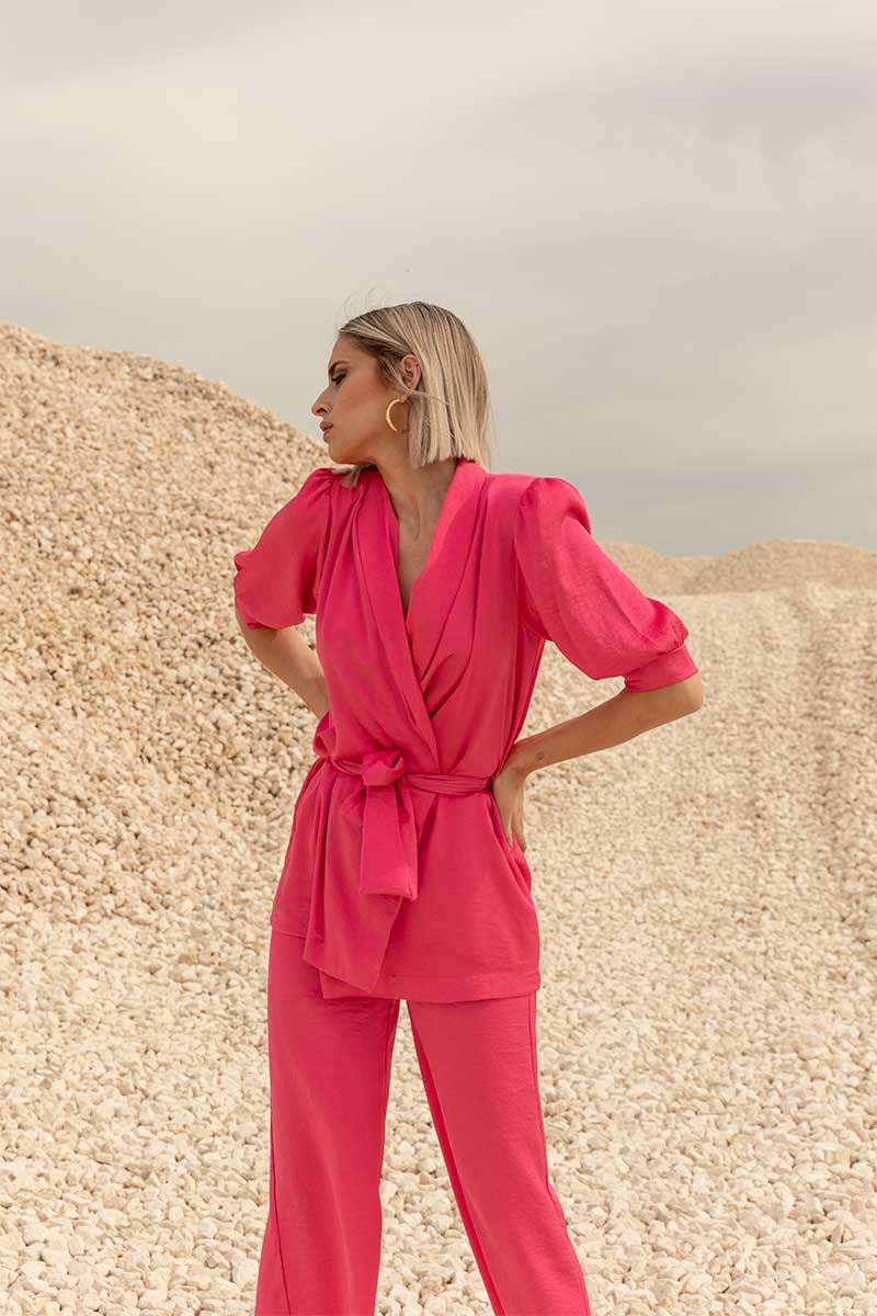 TRAJE FUCSIA