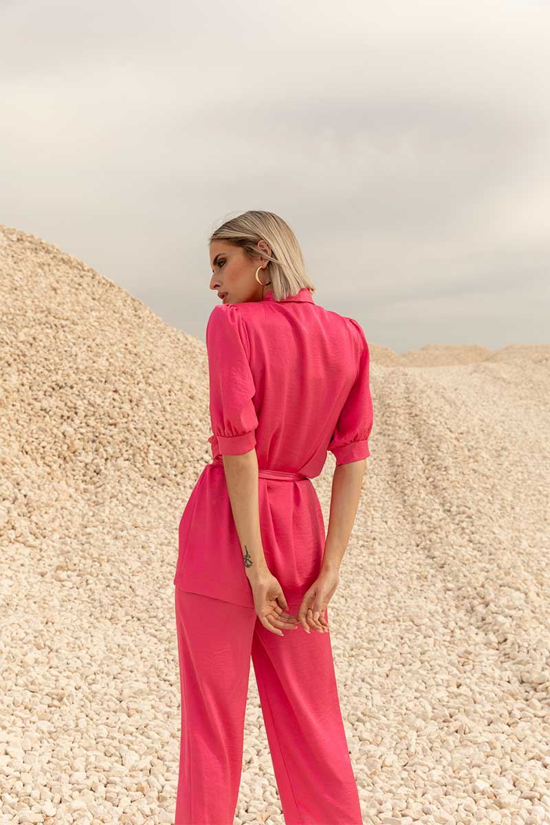 TRAJE FUCSIA