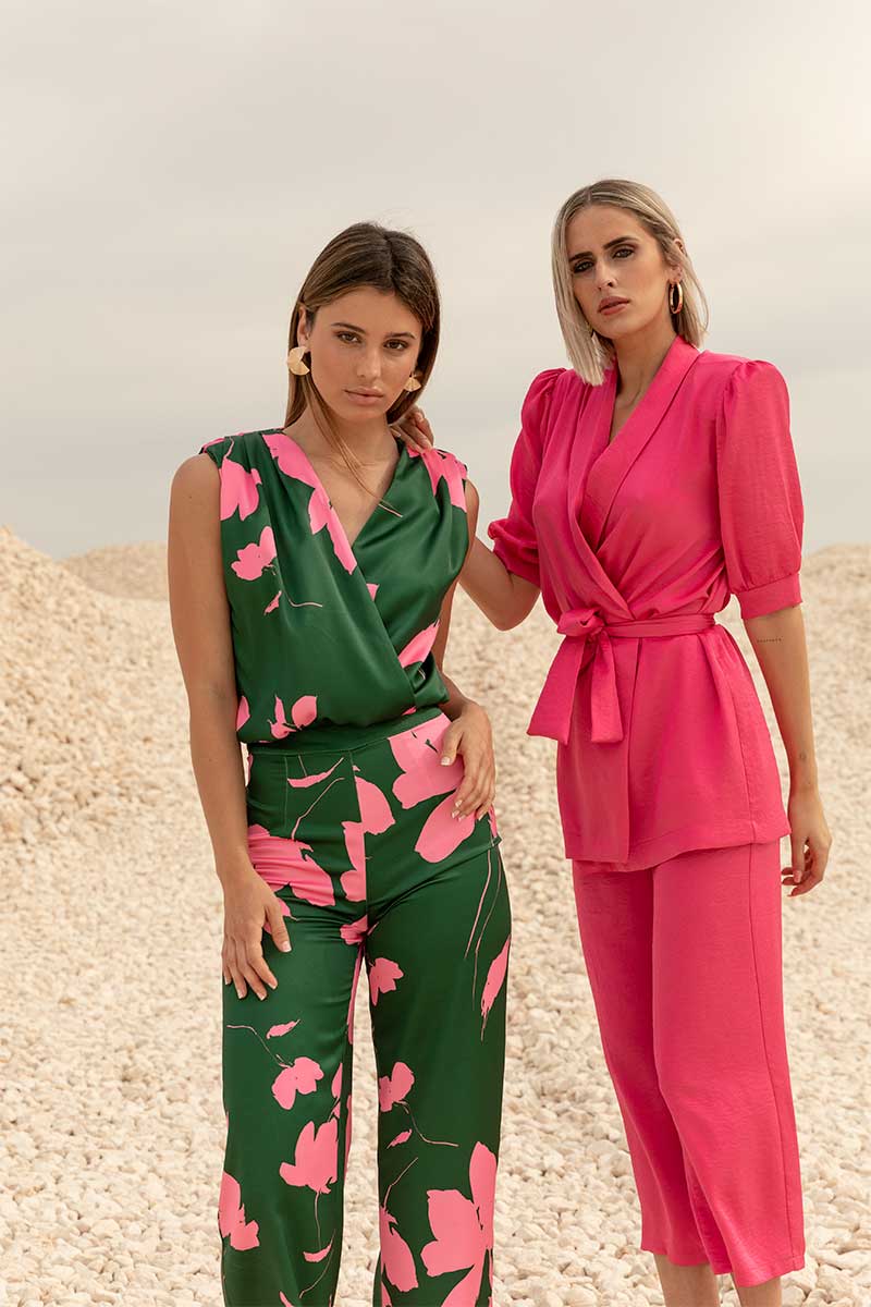 TRAJE FUCSIA