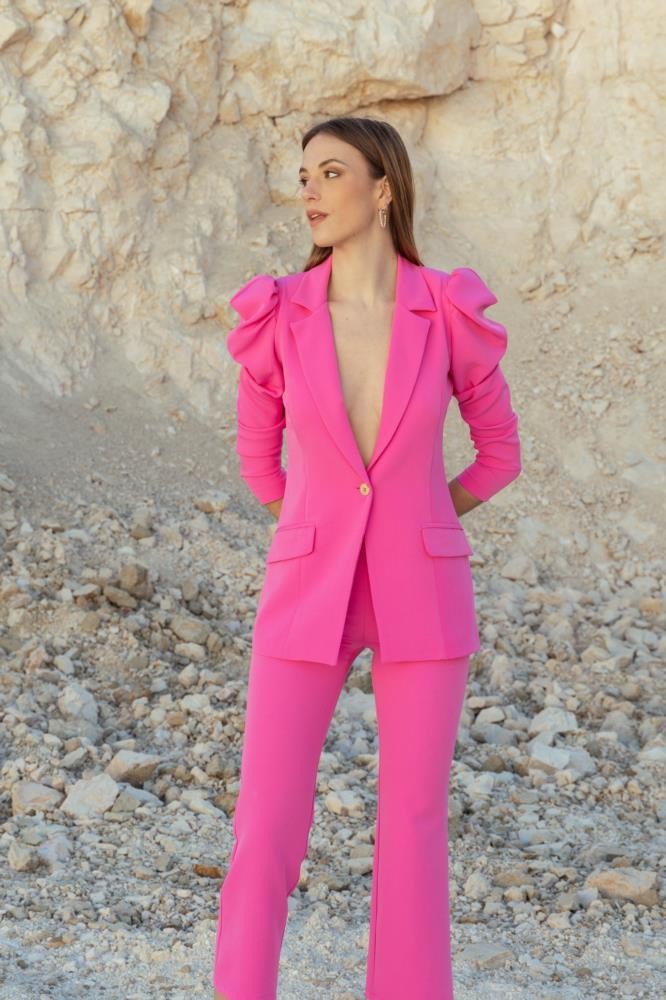 TRAJE FUCSIA CHAQUETA PANTALÓN.