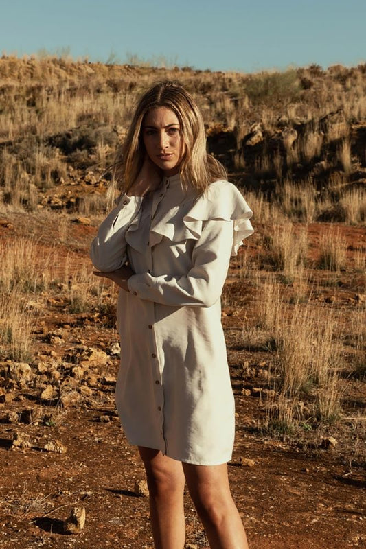 VESTIDO ARENA ABOTONADO VOLANTE ESCOTE